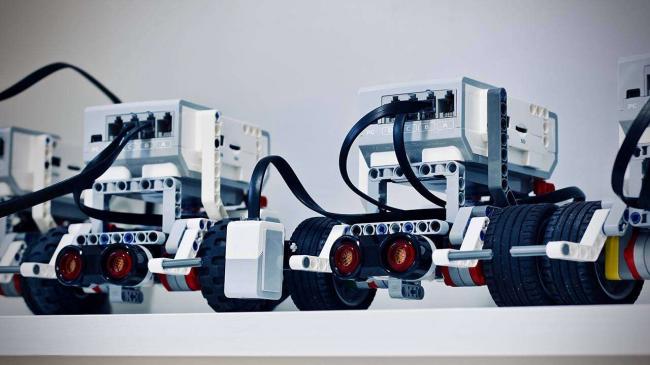 Konstruktor-Lego-Mindstorms-EV3.jpg