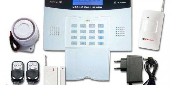yl-007m2b-wireless-gsm-alarm-rumah-1-700x352.jpg