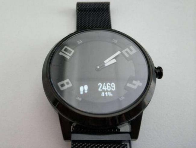 Lenovo-Watch-X-Display.jpg