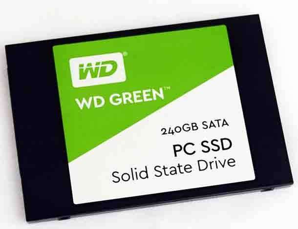 WD-Green-240-GiB-which-has-a-plastic-case.jpg
