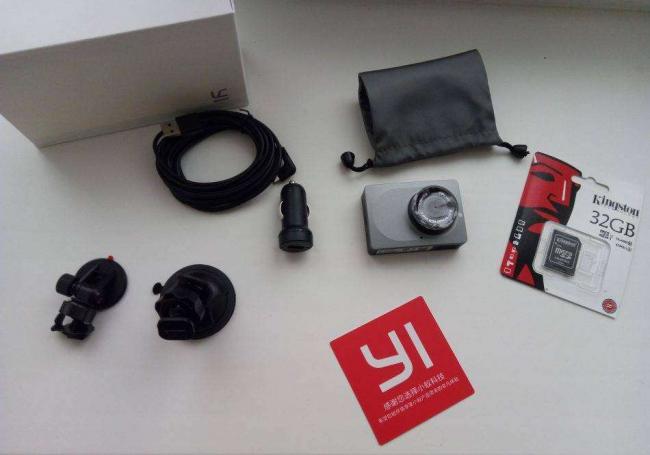 YI-Smart-Dash-Camera-8-950x665.jpg