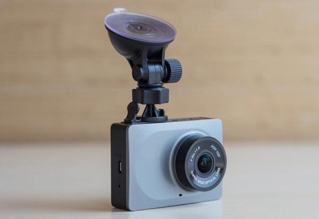 YI-Smart-Dash-Camera-3-950x652.png