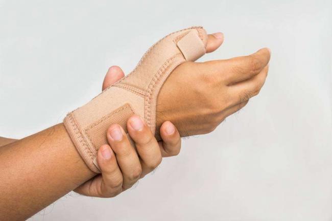 carpal-tunnel-syndrome-sypmtoms.jpg