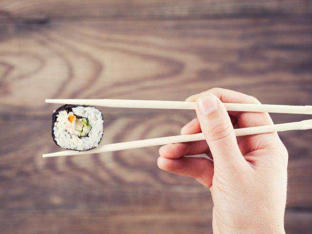 Pervye-palochki-dlja-sushi-delalis-iz-bambuka-640x480.jpg