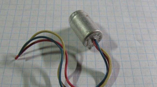 elektretnye-mikrofony-chto-eto-takoe-i-kak-podklyuchit.jpg