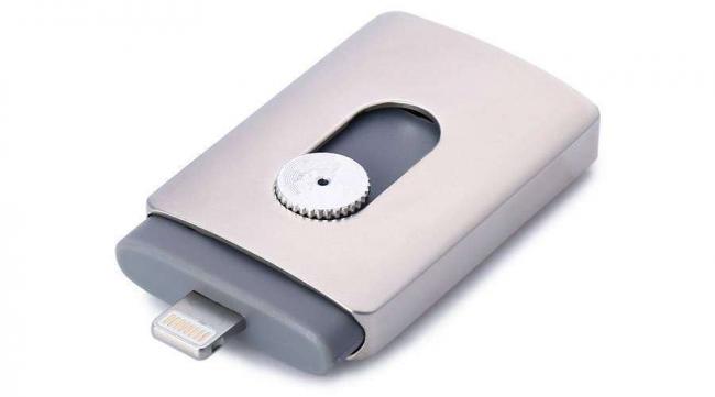 PhotoFast-i-FlashDrive-for-iPhone-and-Android-smartphones.jpg