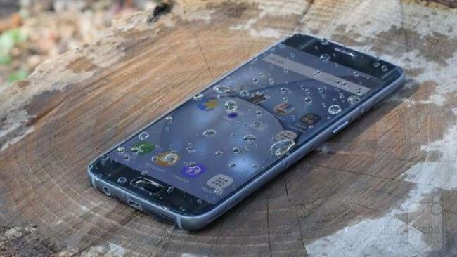 galaxy-s7-water-resistant-min.jpg