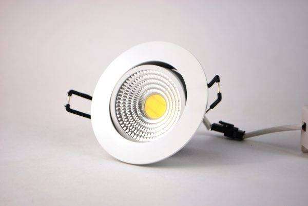 svetilnik-so-svetodiodnoj-lampoj-600x402.jpg