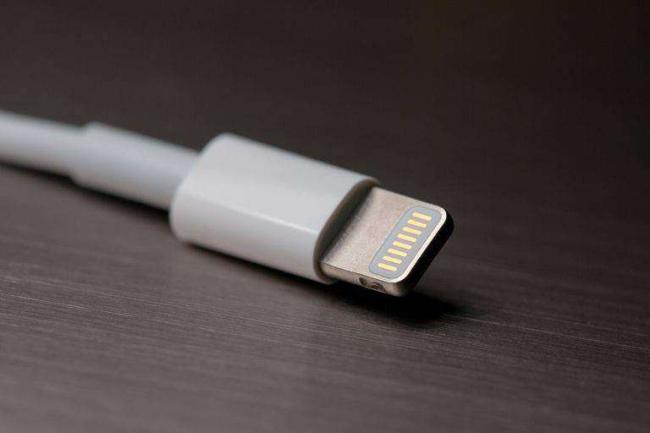 Как подключить iPhone к телевизору: через Wi-Fi, USB кабель, HDMI и Apple TV