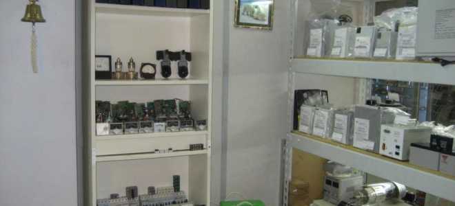 Ну очень простой инвертор 12В/220В